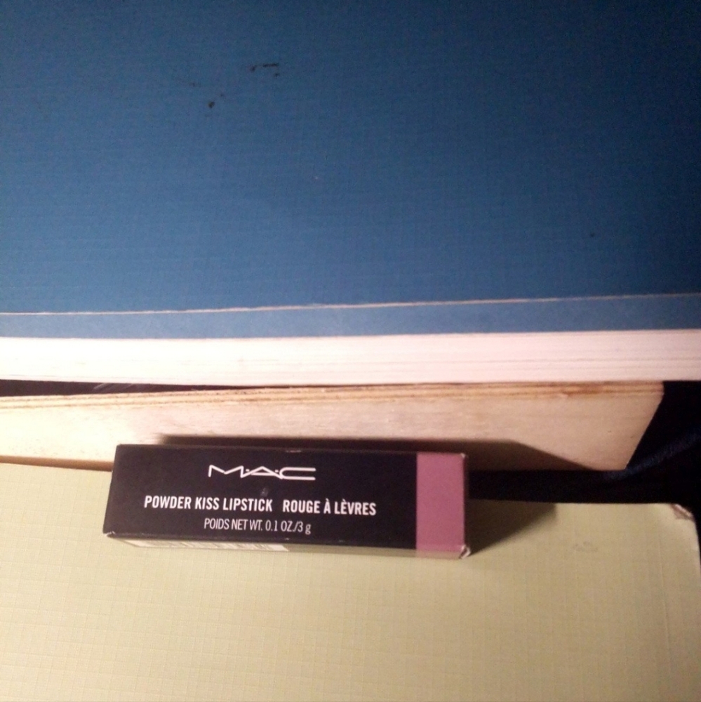 MAC Cosmetics Powder Kiss Ripened 918 New In Box - Picture 2 of 3